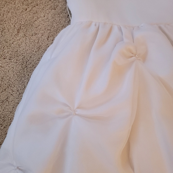 Elegant White Sleeveless Dress 10 - Picture 2 of 12